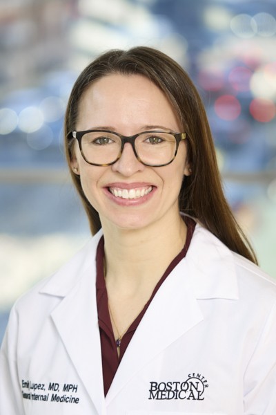 Sara Levintow Headshot